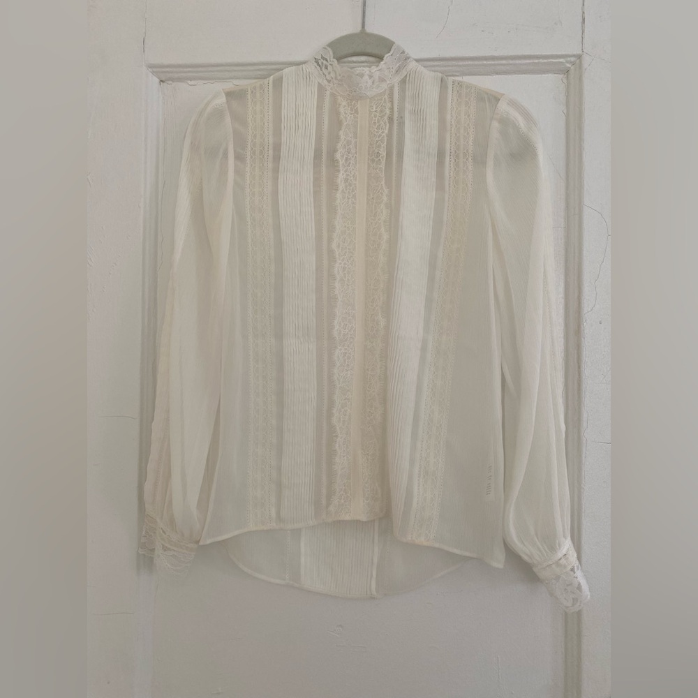 Alice + Olivia Cream Pleated Lace Long Sleeve Blouse